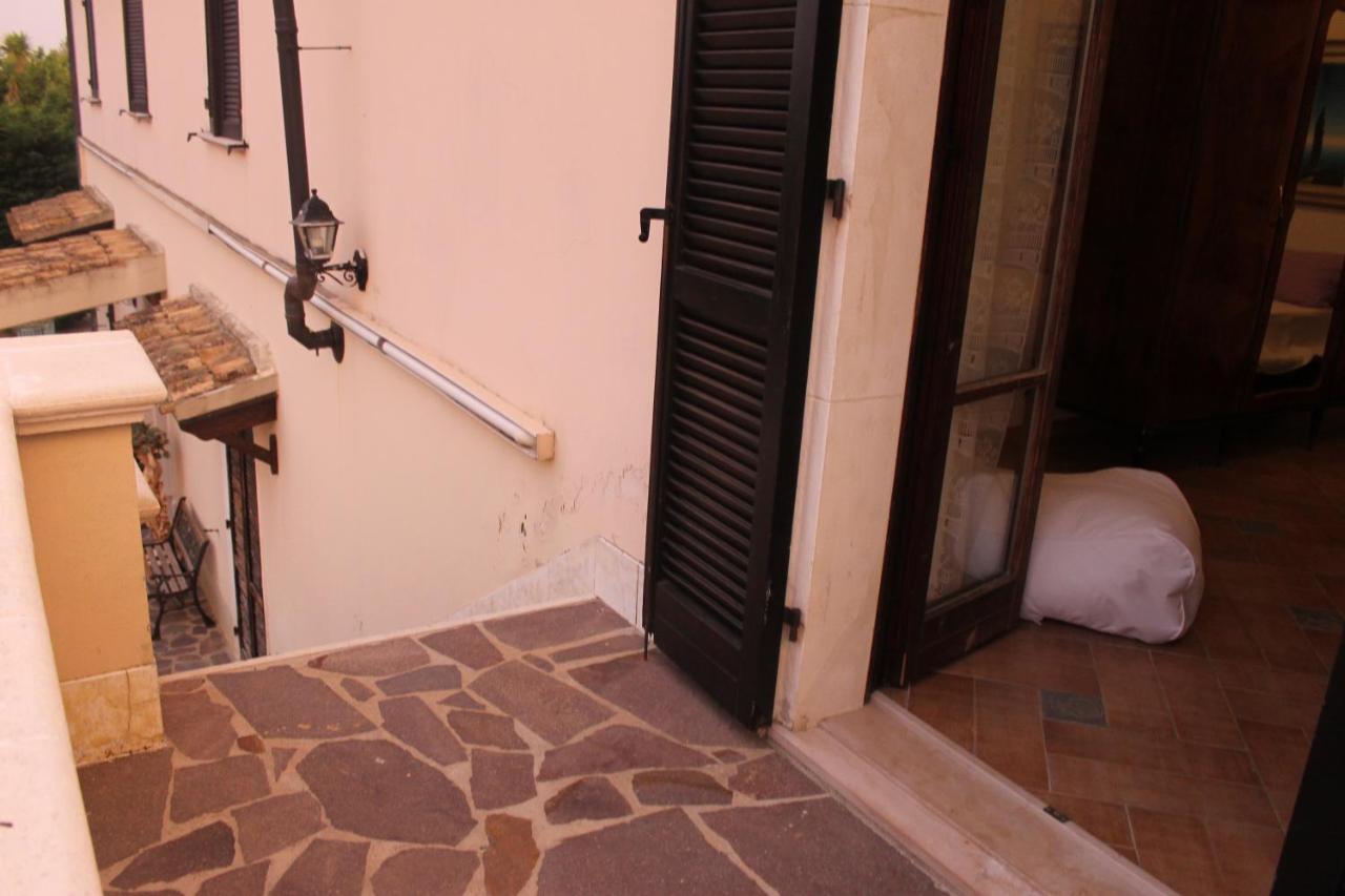 Sinilu B&B Silvi Paese Εξωτερικό φωτογραφία