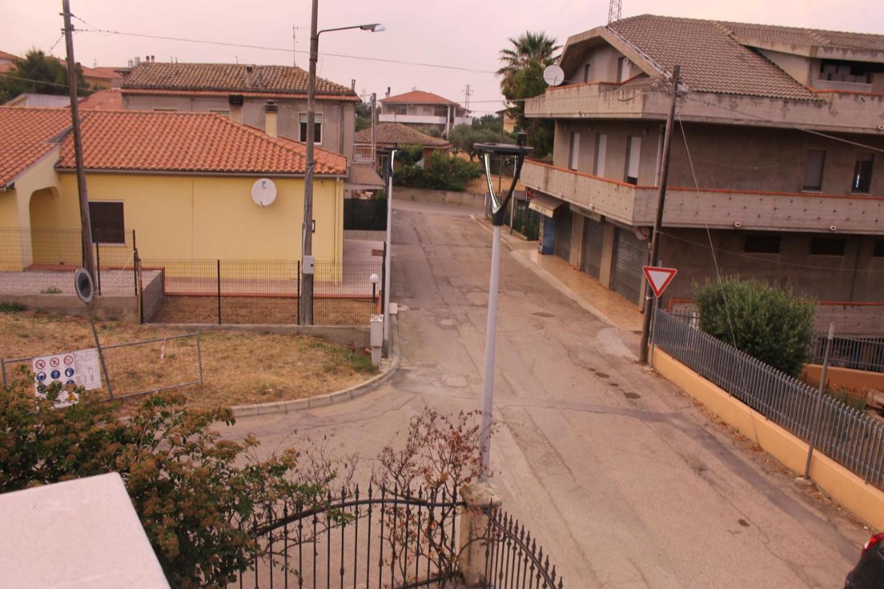 Sinilu B&B Silvi Paese Εξωτερικό φωτογραφία